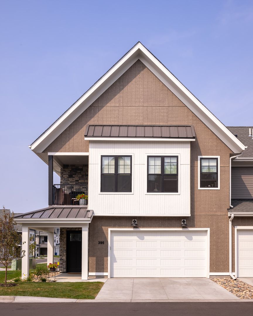 Vadnais Heights Townhome: 400 Oak Grove Lane