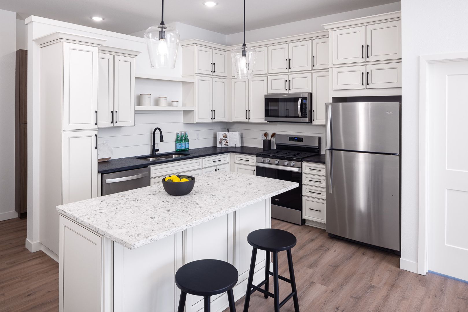 Vadnais Heights Townhome: 400 Oak Grove Lane