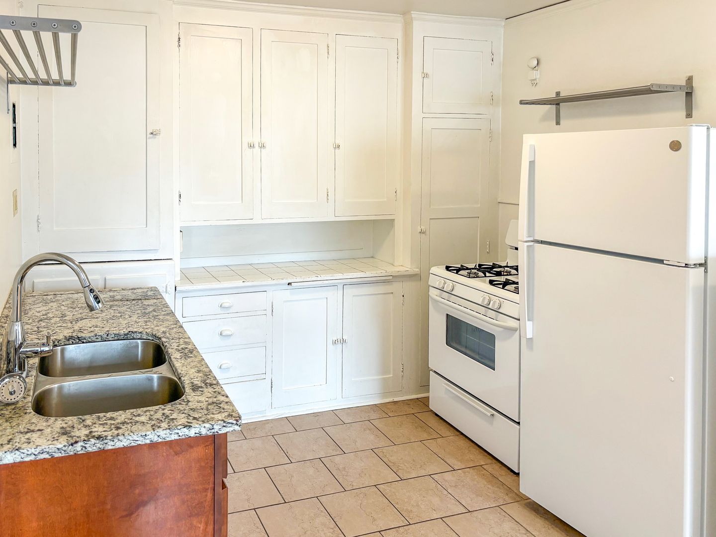 St. Paul Apartment: 1299 Grand Ave