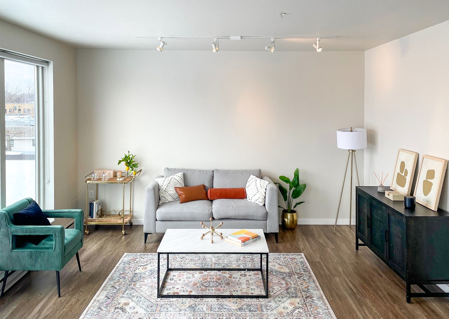 Minneapolis Apartment: 1006 West 24th Street