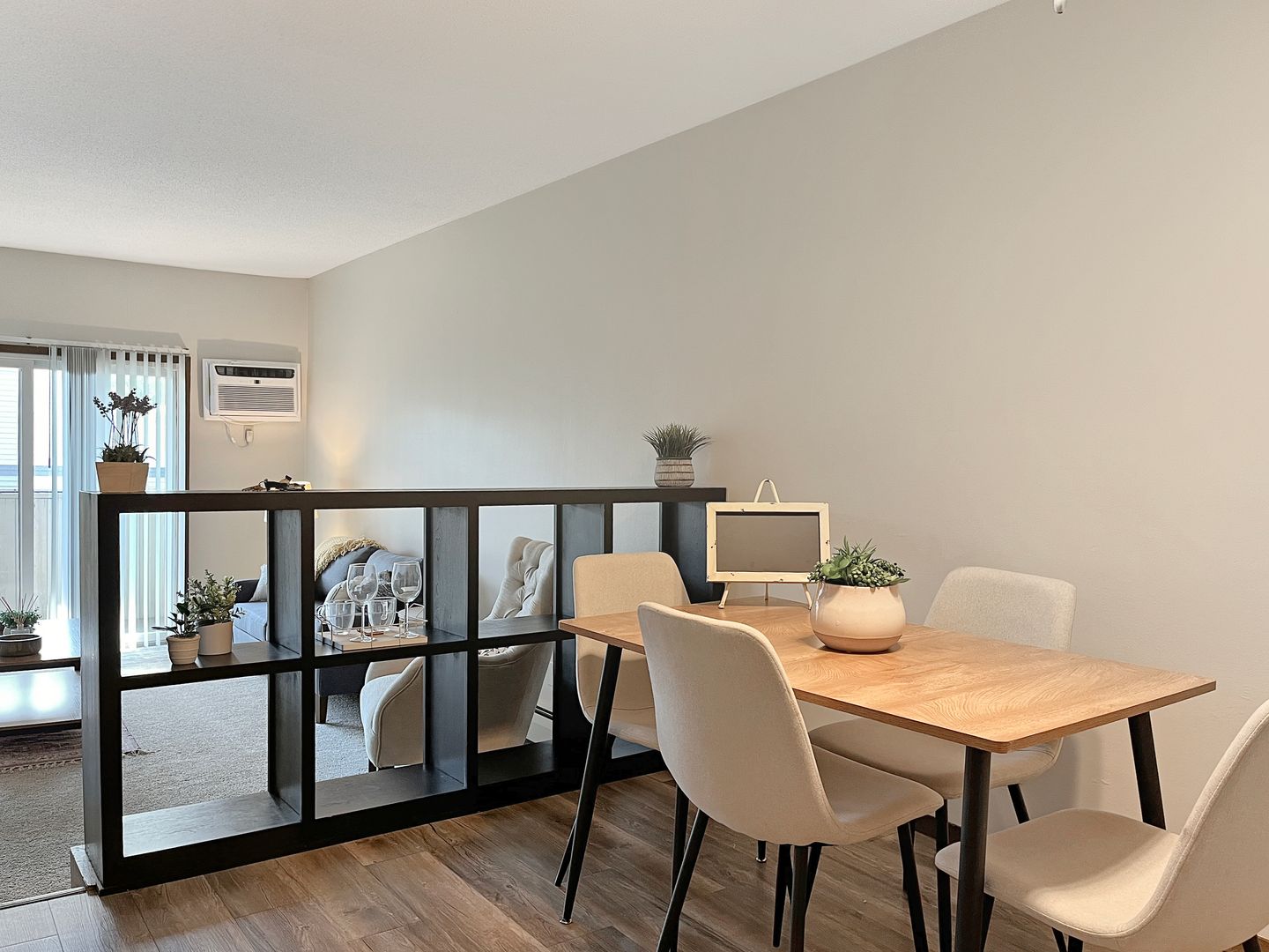 Minneapolis Apartment: 3031 Ewing Ave S