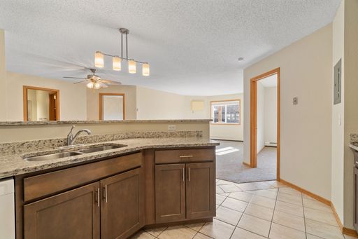 Updated, Ground Floor 2 Bed/2 Bath Apartment Home at Park Place Estates – photo 1