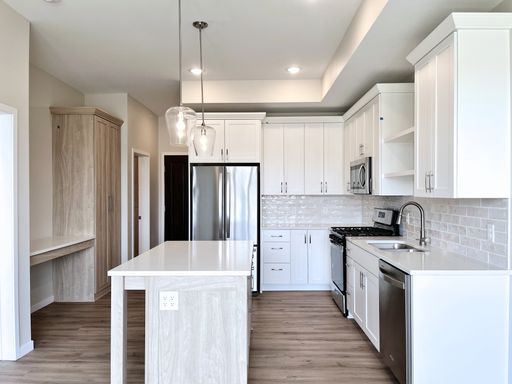 Upscale One Bedroom with a Den - The Retreat #315 | *ONE-MONTH FREE*
