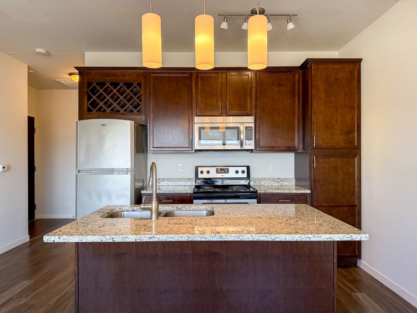 Eagan Apartment: 3435 Promenade Avenue