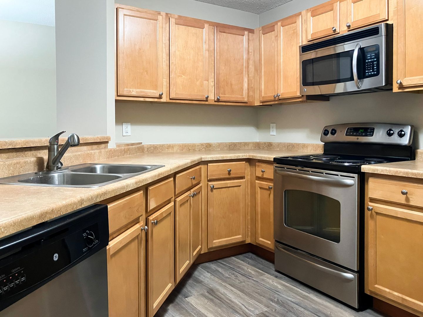 Minnetonka Apartment: 6100 Chasewood Pkwy