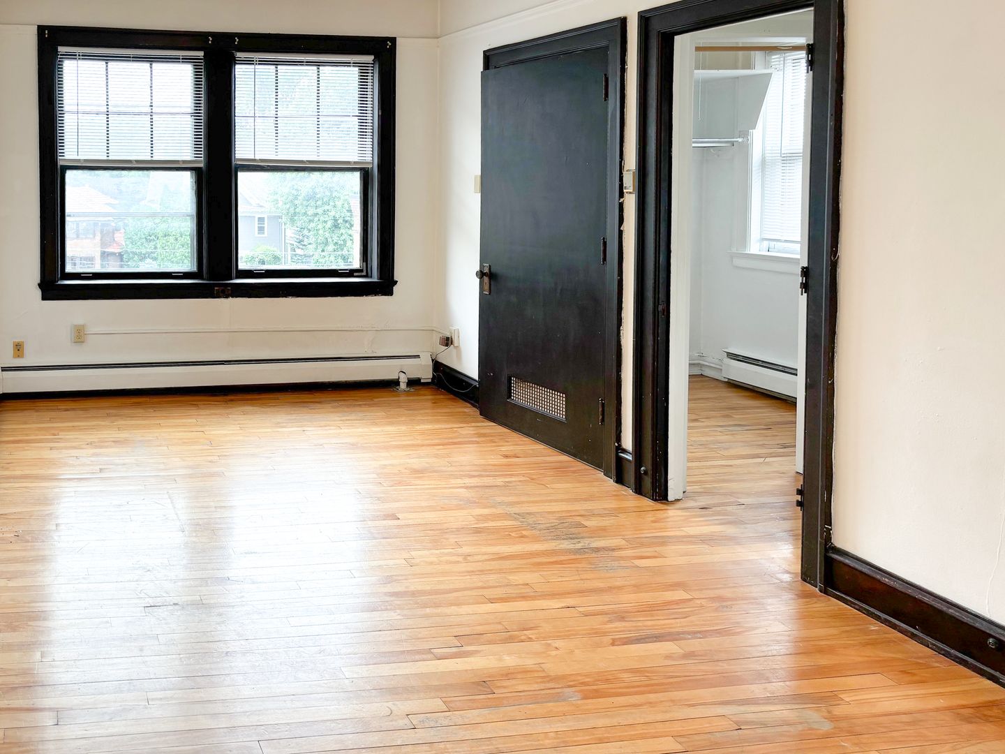 St. Paul Apartment: 682 Grand Ave