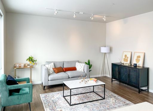 Top Floor Alcove in Wedge Neighborhood at Motiv Apartments #407 – photo 1