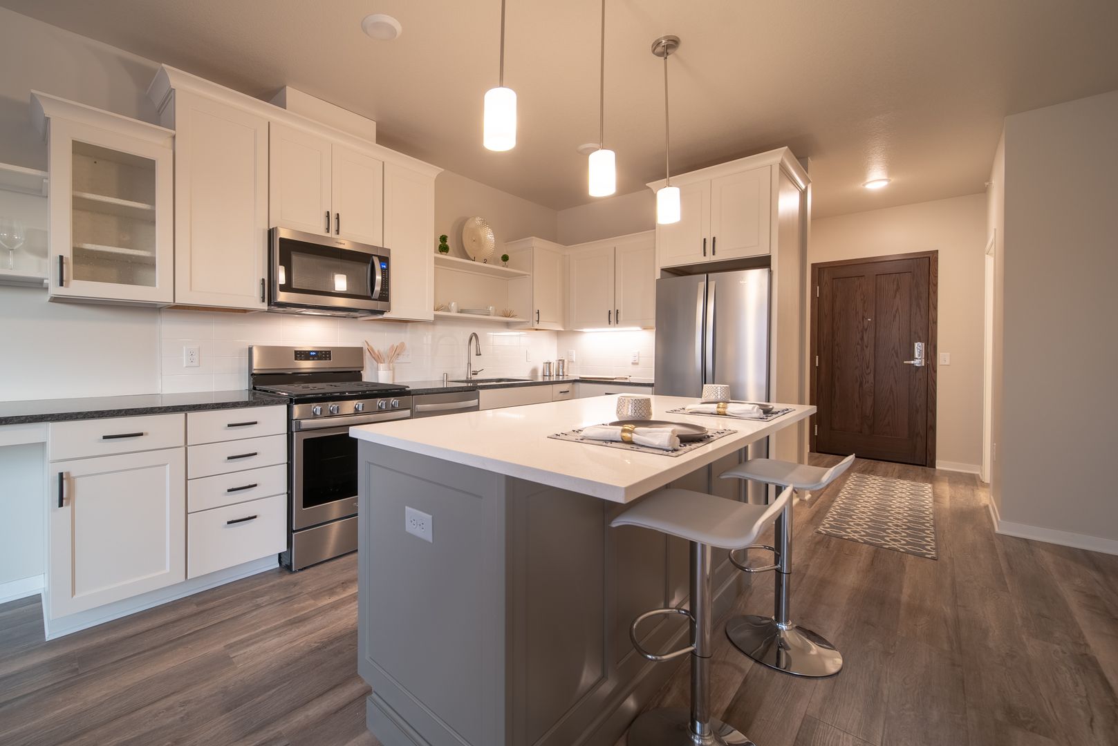 Mendota Heights Apartment: 725 S Plaza Way