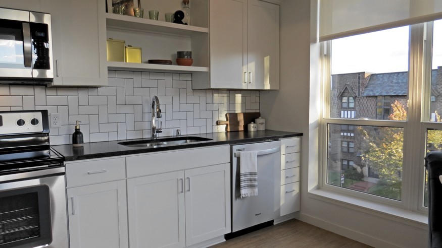 St. Paul Apartment: 35 Syndicate St S