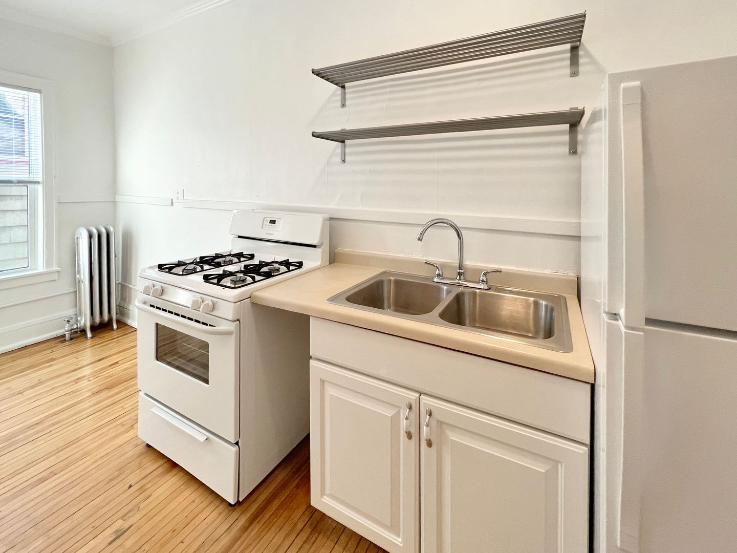 St Paul Apartment: 616 Lincoln Ave.