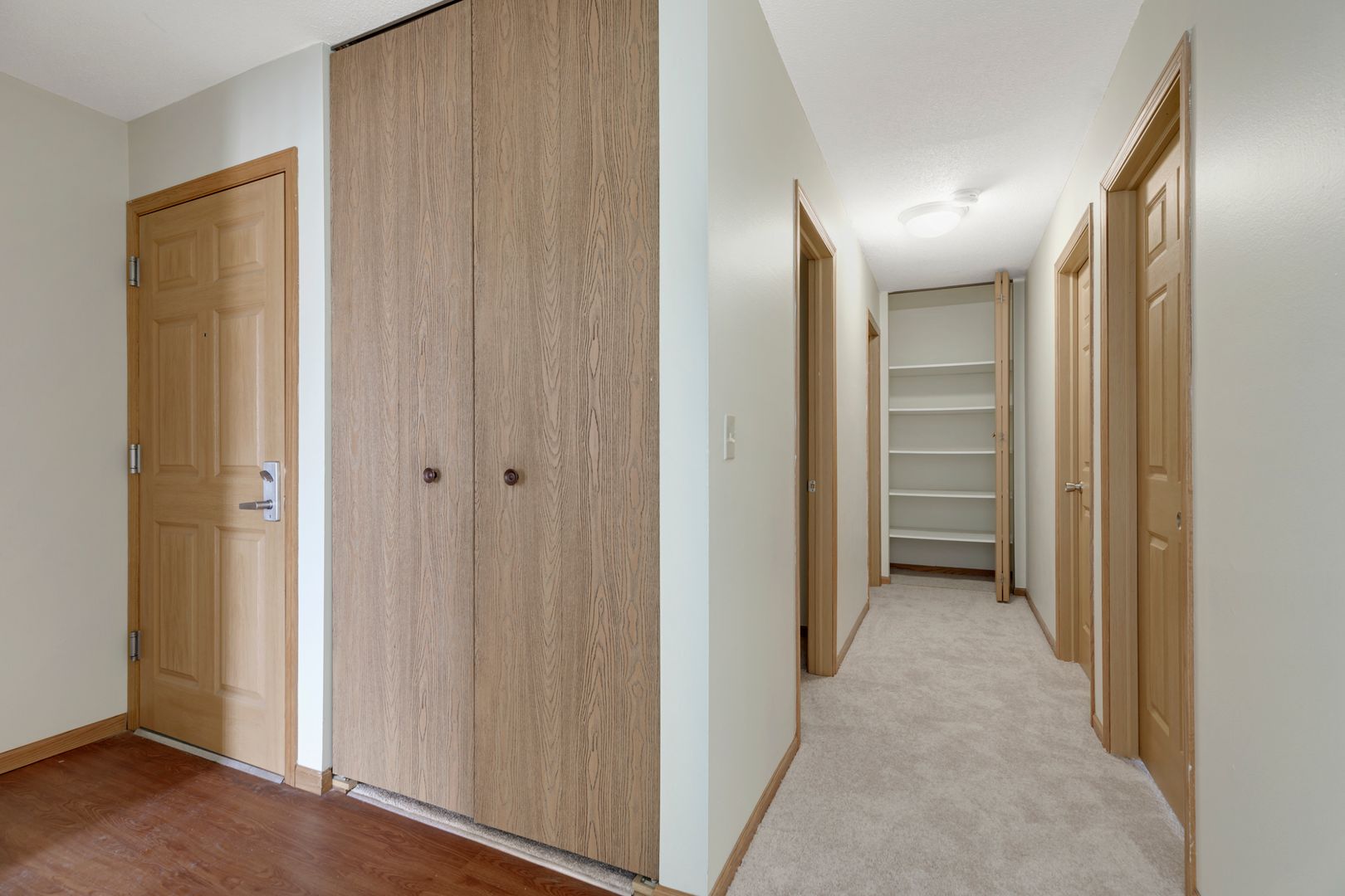 Eagan Apartment: 3898 S Valley View Dr