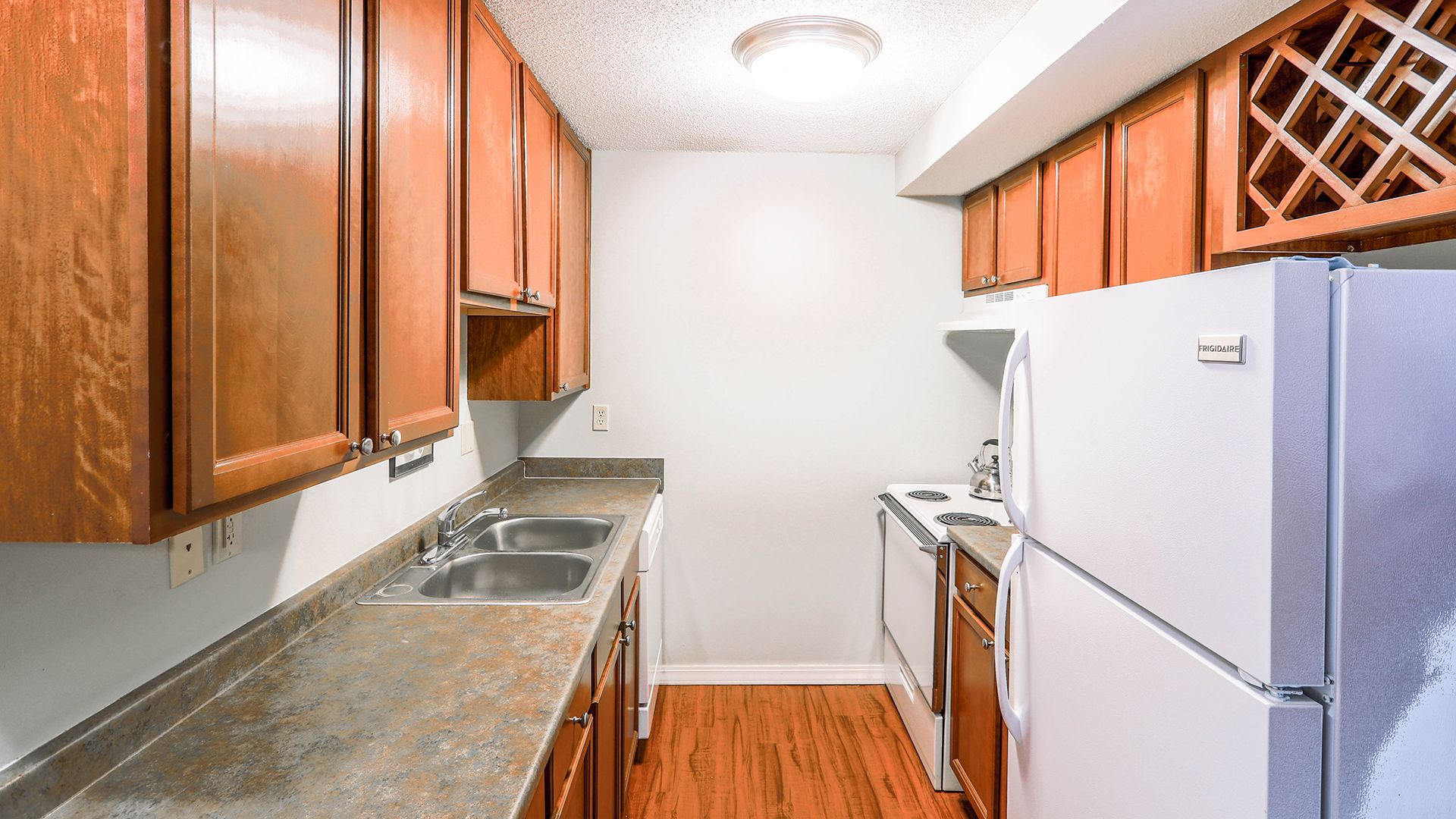 Minneapolis Apartment: 3031 Ewing Ave S