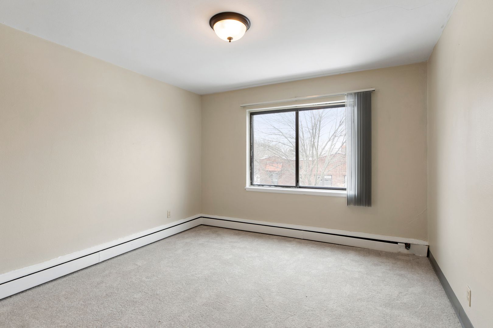 St. Paul Apartment: 569 Cleveland Avenue South