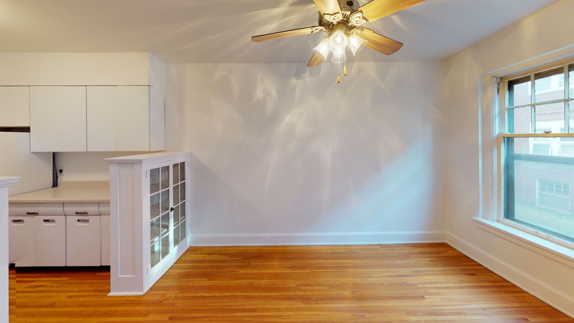 St. Paul Apartment: 616 Summit Ave