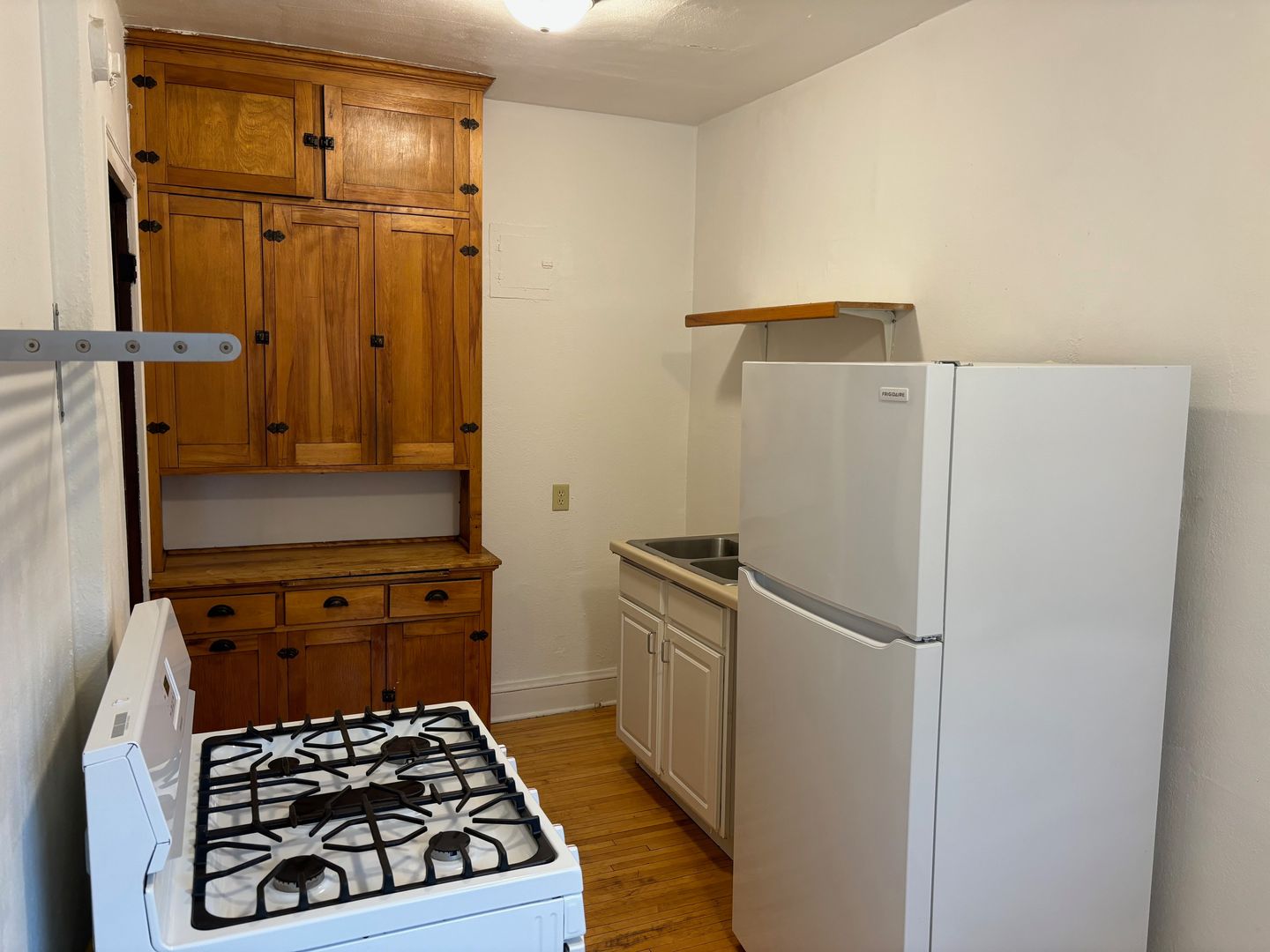 St Paul Apartment: 136 Western N