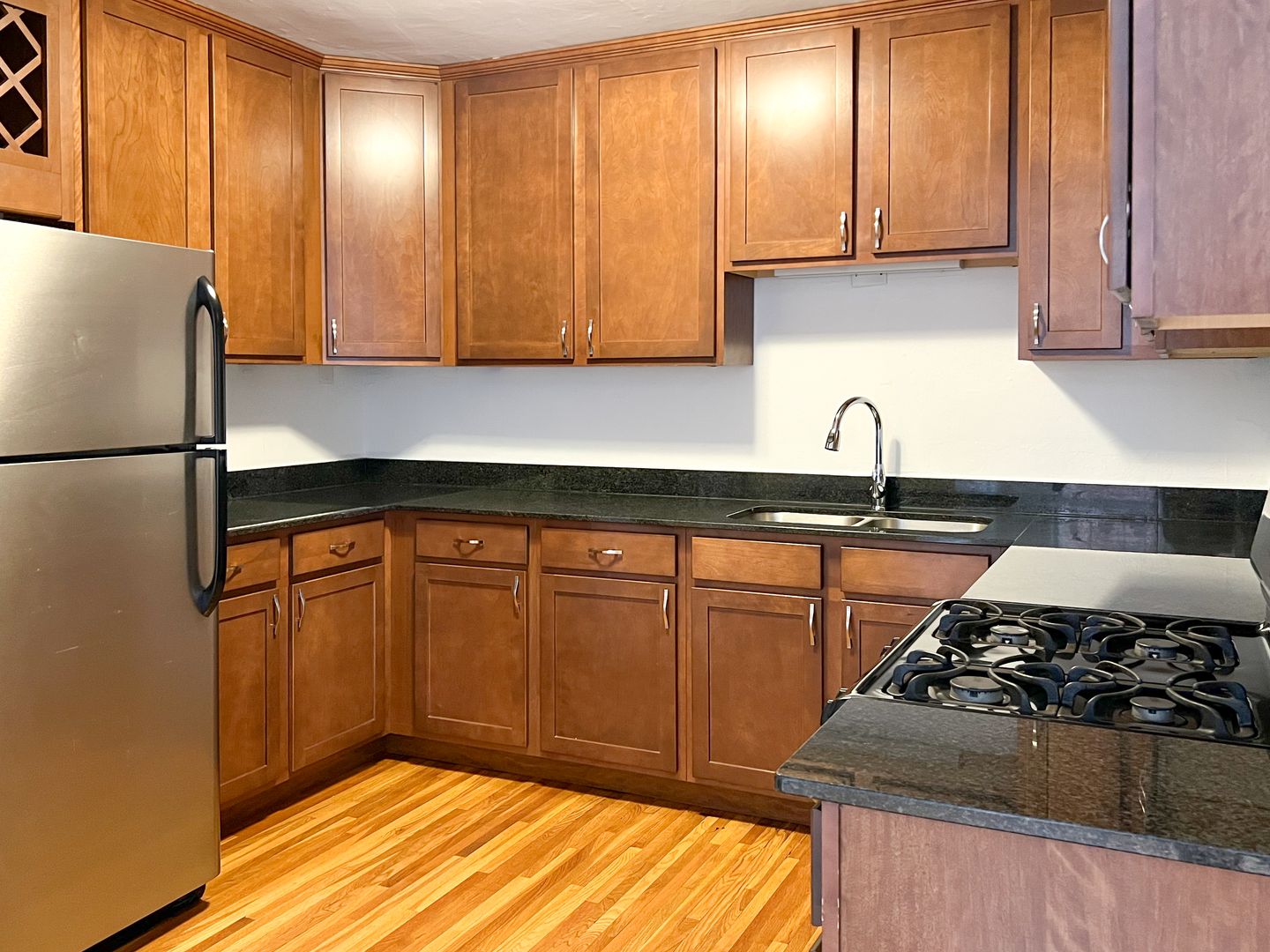St. Paul Apartment: 616 Summit Ave