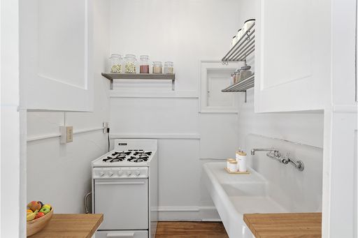 Live at the heart of St. Paul's Historic Grand Avenue! – photo 1