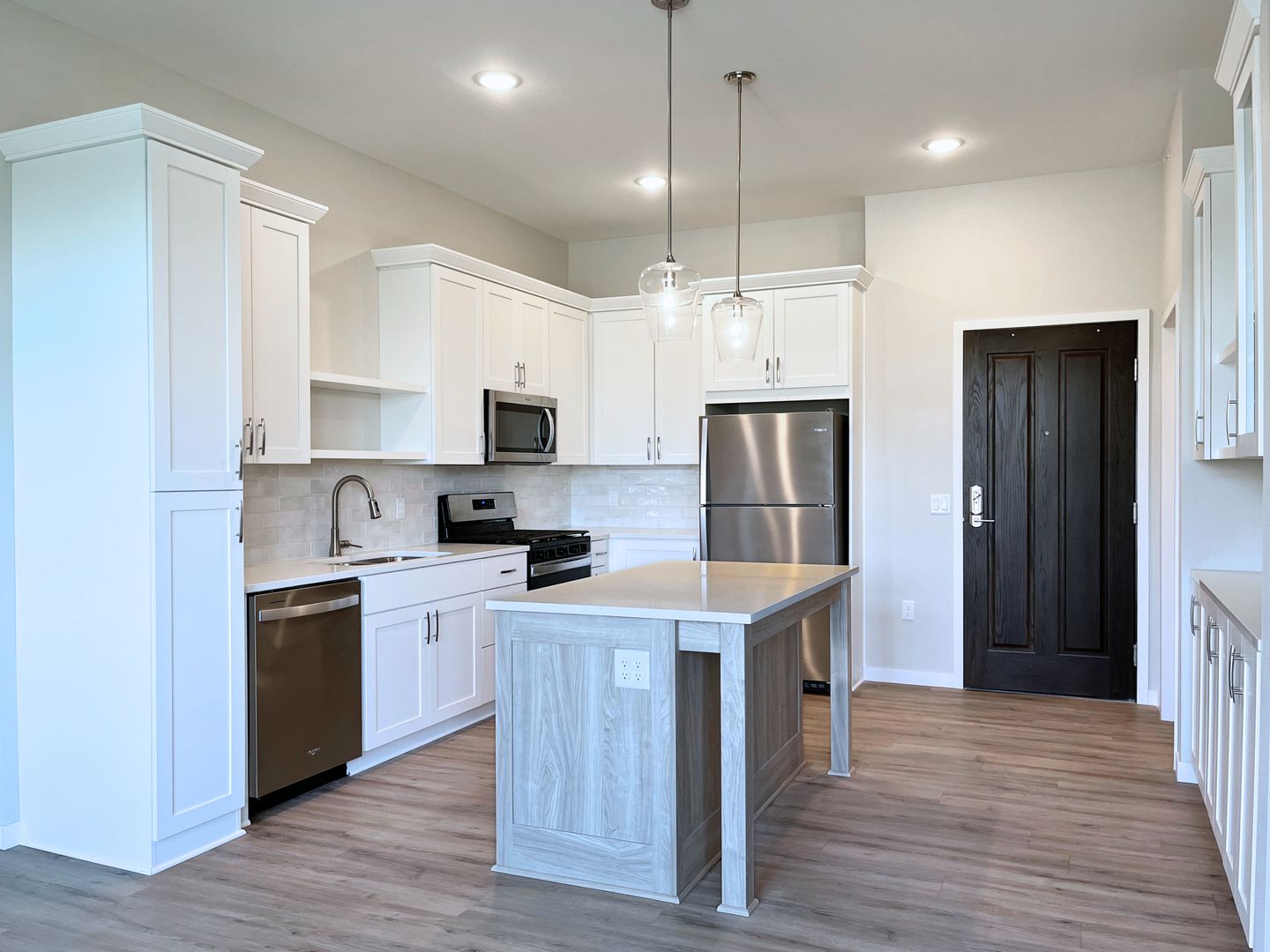 Mendota Heights Apartment: 765 South Plaza Drive