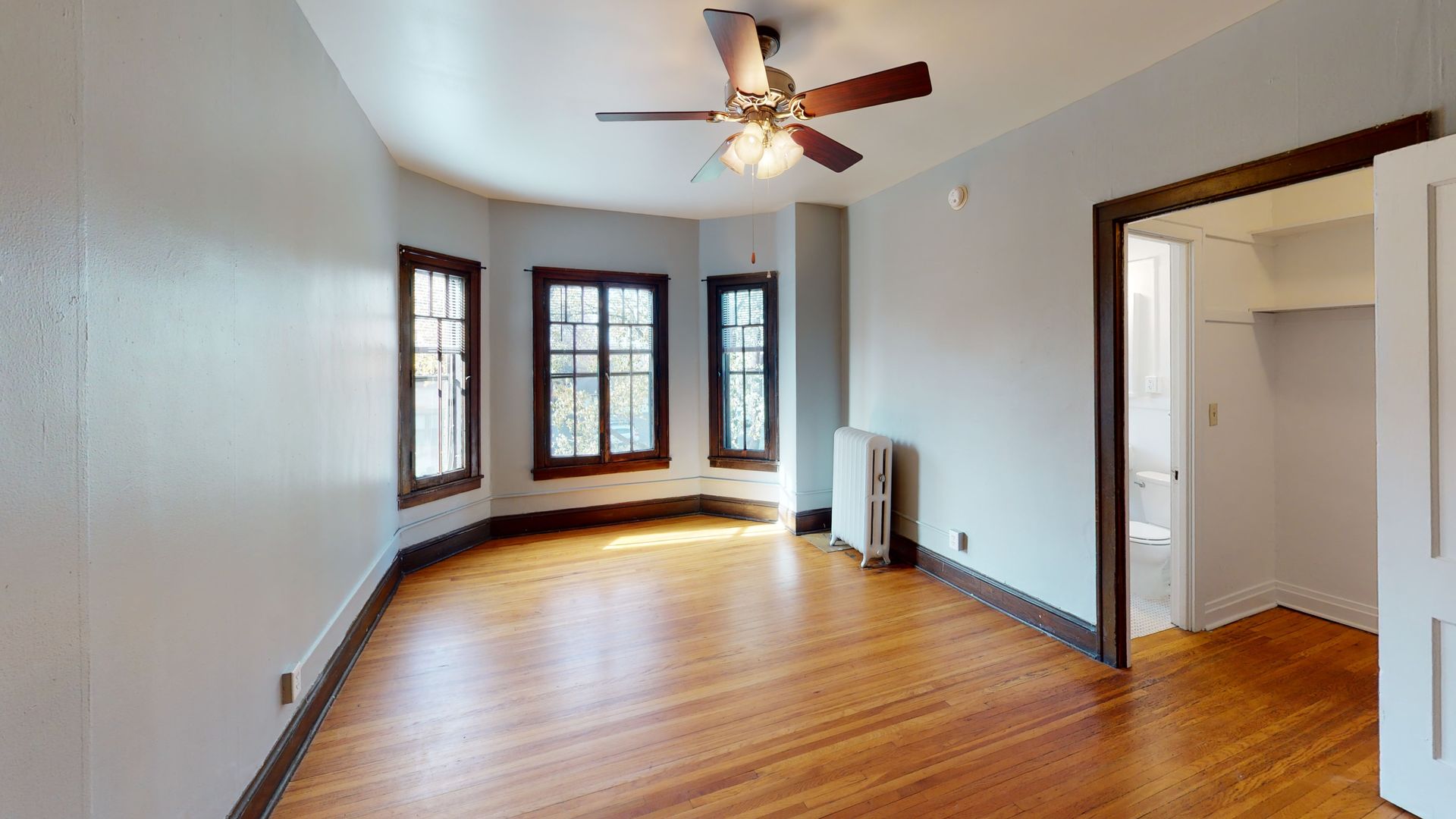 St Paul Apartment: 136 Western N