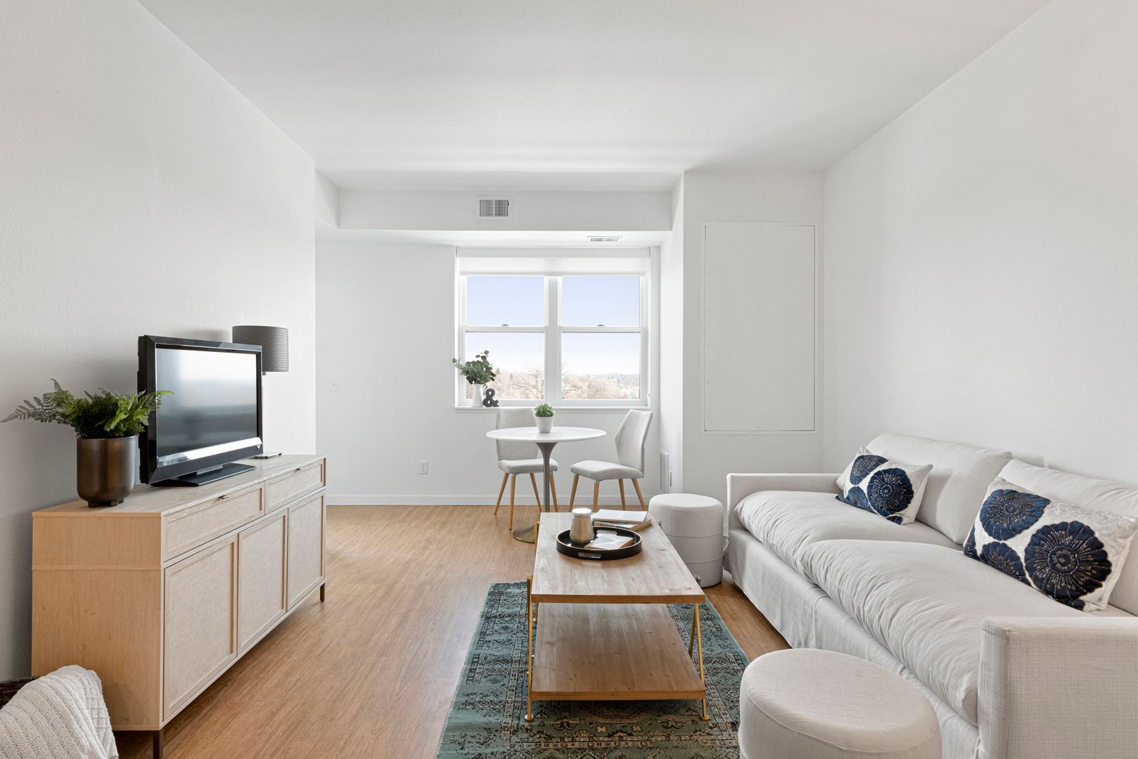 St. Paul Apartment: 35 Syndicate St S