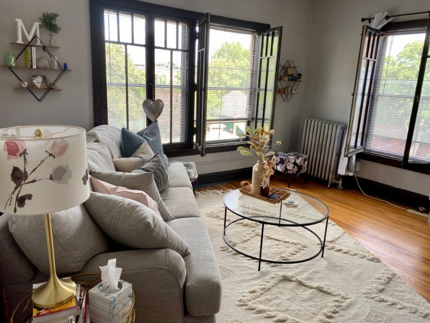 St Paul Apartment: 136 Western N
