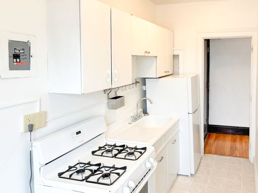 Quaint Studio Apartment on Historic Grand Ave – photo 1