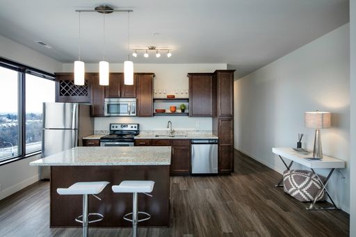 Top Floor Spacious 1 Bedroom w/ Floor to Ceiling Windows! #1006 – photo 1