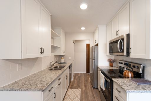 Third-floor, recently renovated 2-bedroom available at Jade Lane Estates on October 1st! – photo 1