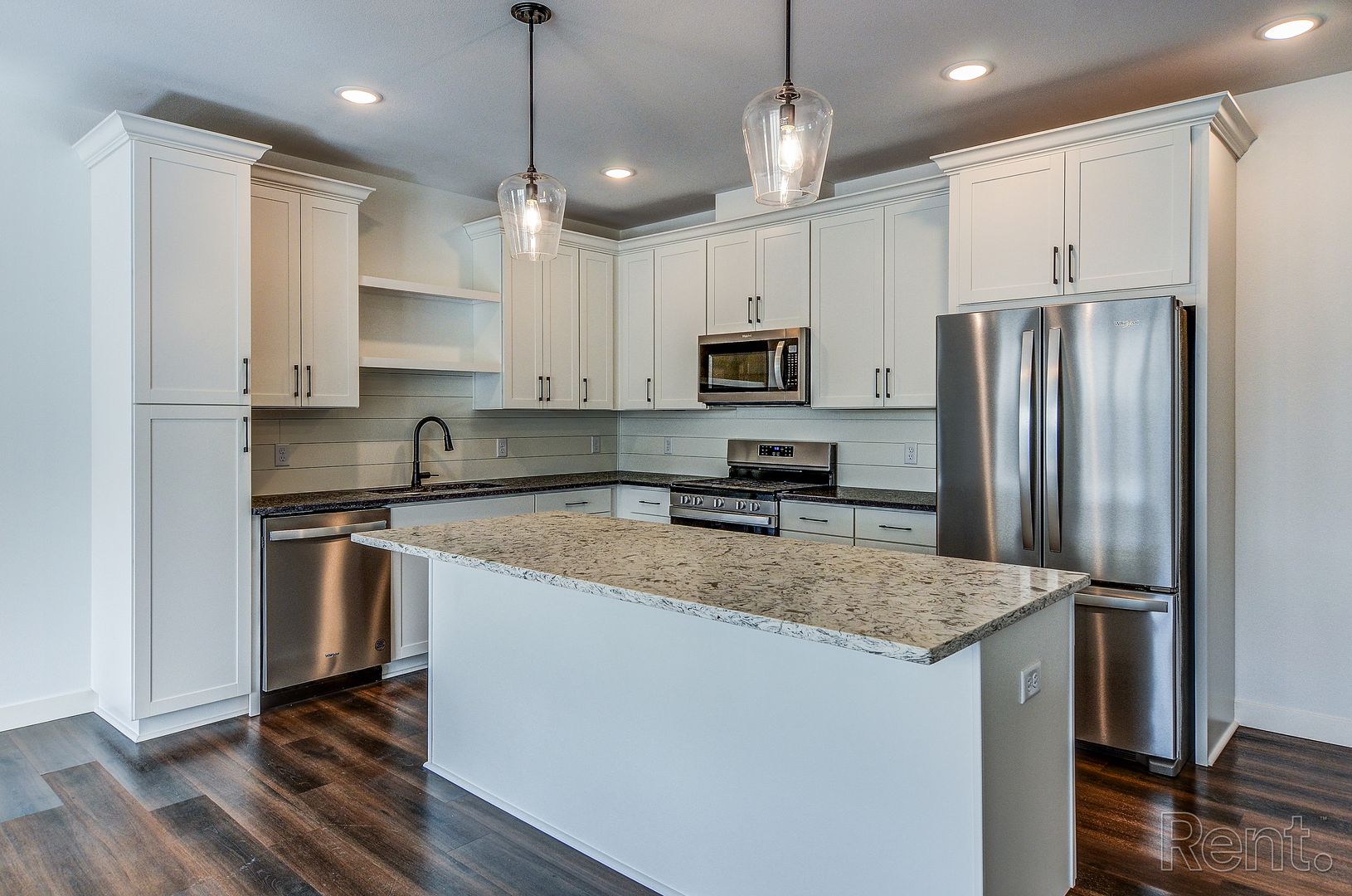 Vadnais Heights Townhome: 400 Oak Grove Lane