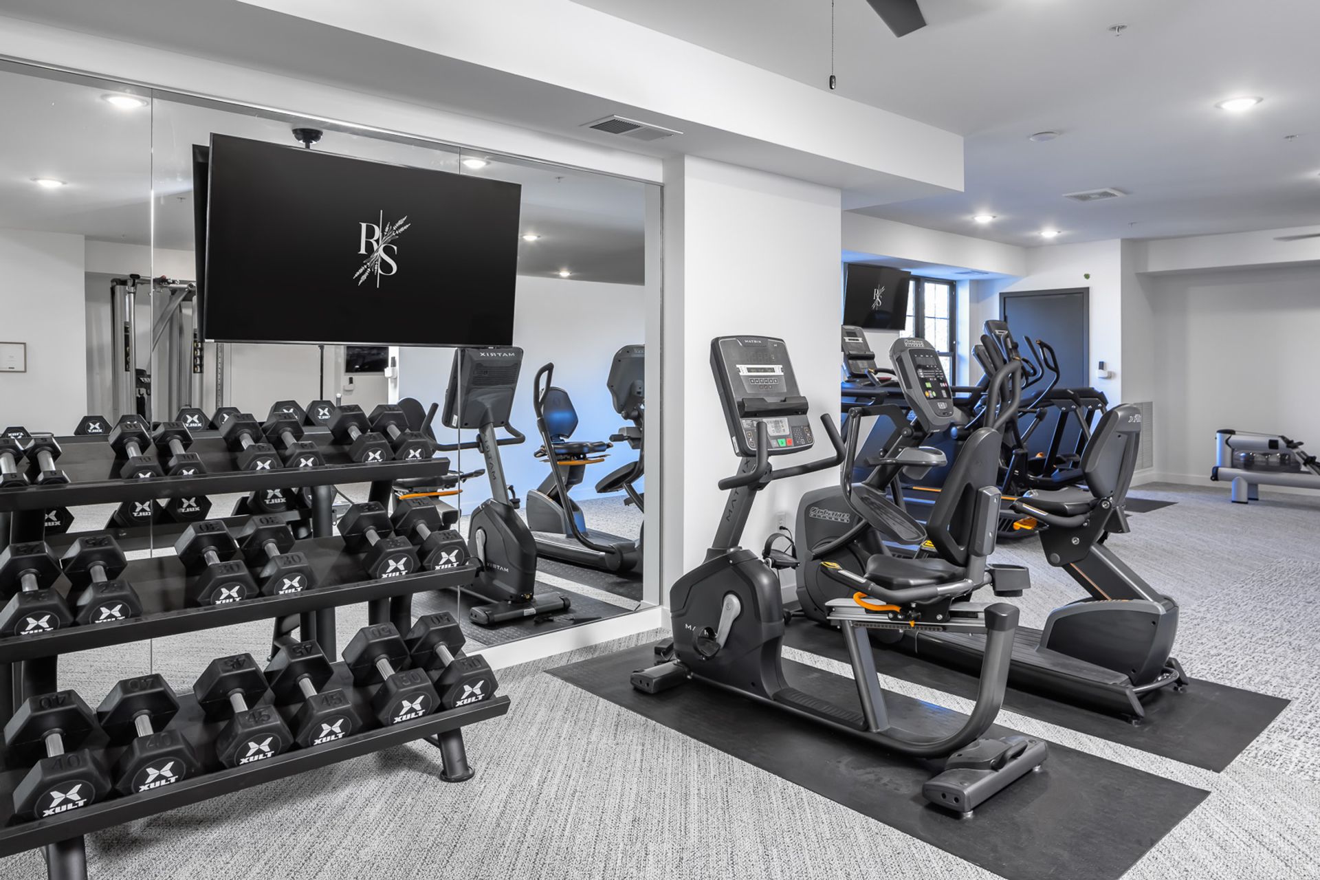 Gym at 101-01 The Reserve at Sono (1 of 3)