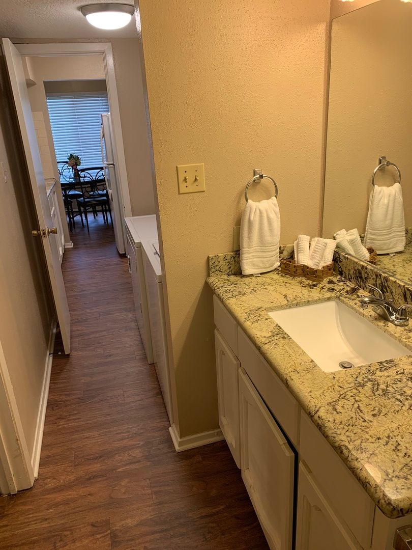 Bryan Apartment: 3203 Cougar Trail