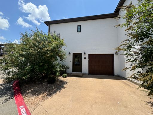 2-story 1 Bedroom, 1.5 Bath Located in THE VILLAGGIO – photo 1