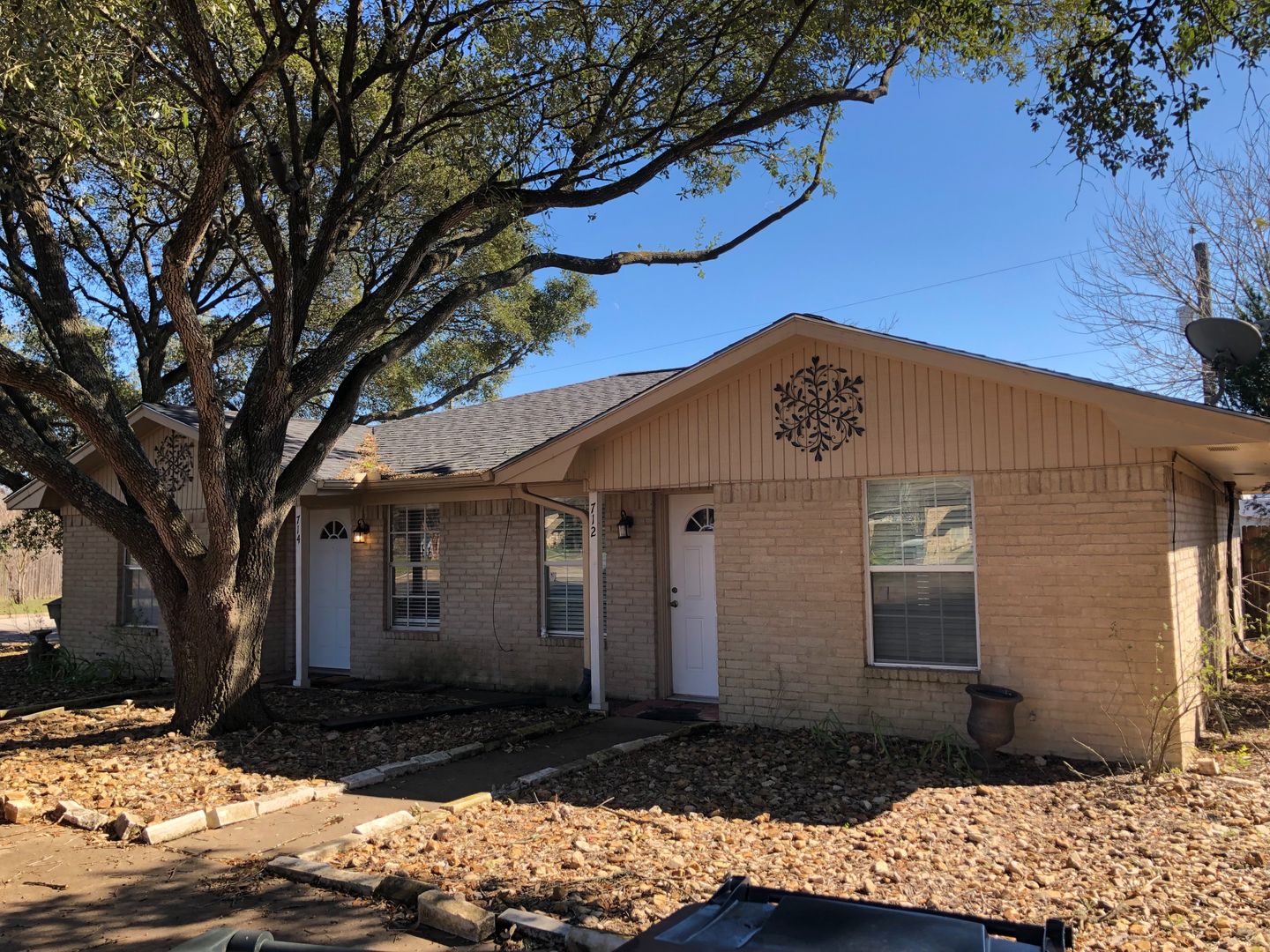 College Station House: 800 Llano Place