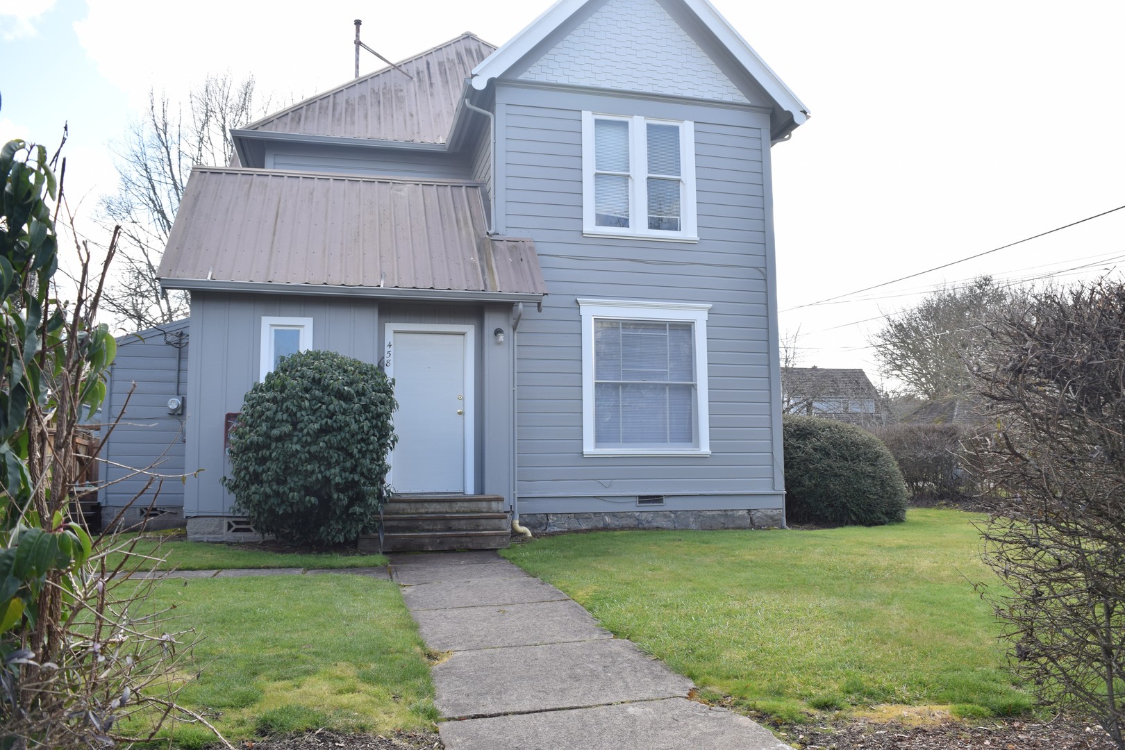 Corvallis Apartment: 805-807 SW 5th St. 458 SW C St.