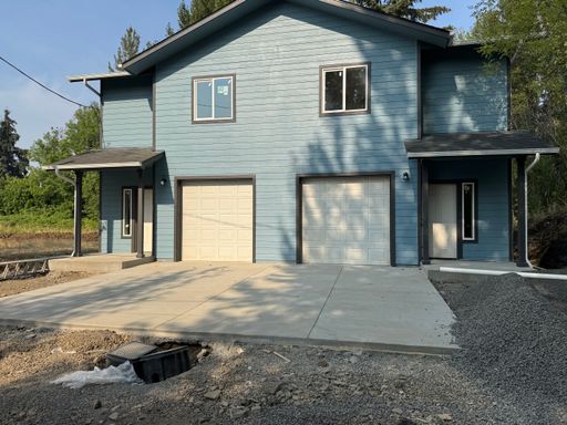 3 Bedroom 2.5 Bath Duplex in Sweet Home.