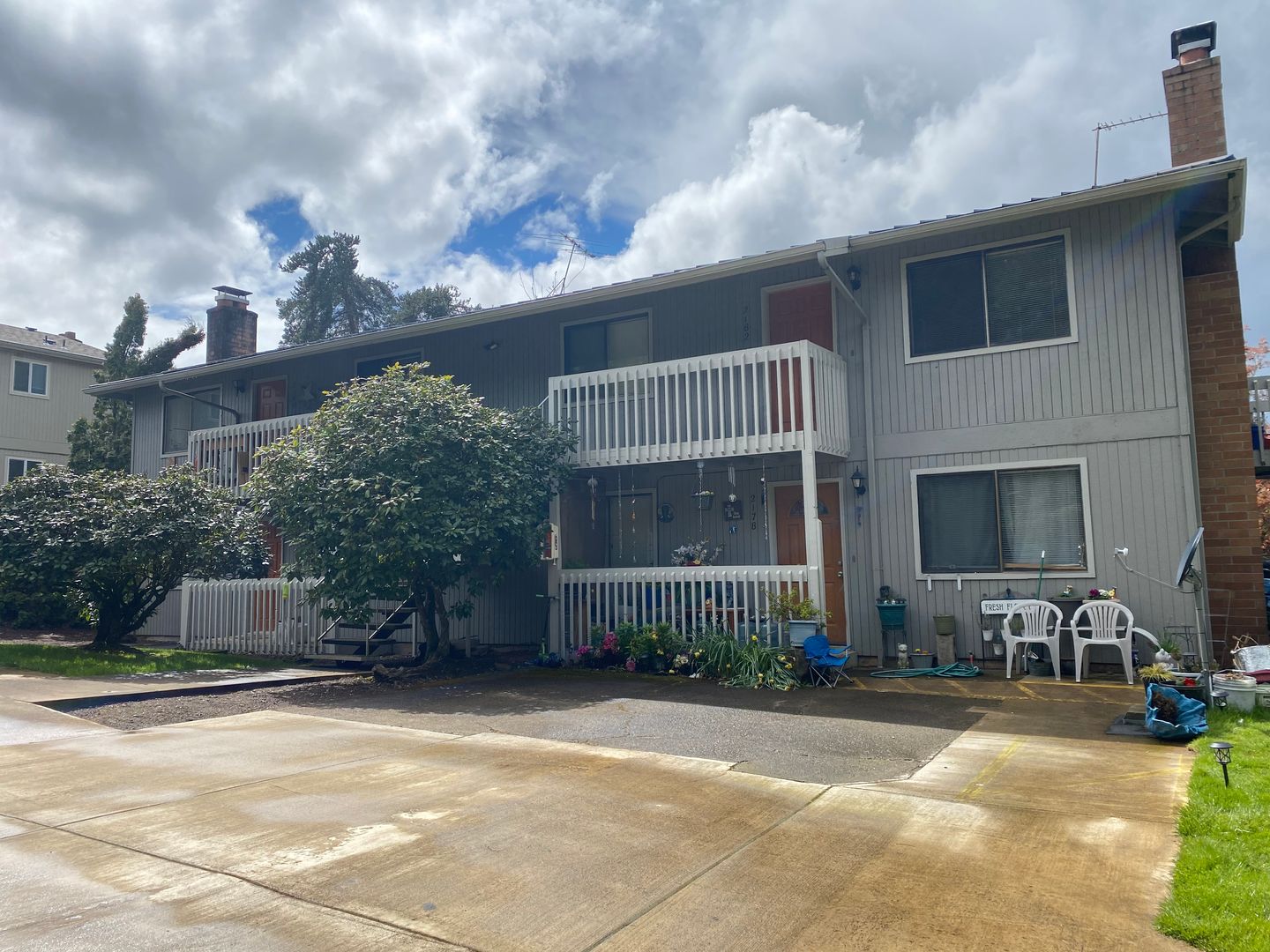 Salem Apartment: 2176-2182 Nomad Court SE