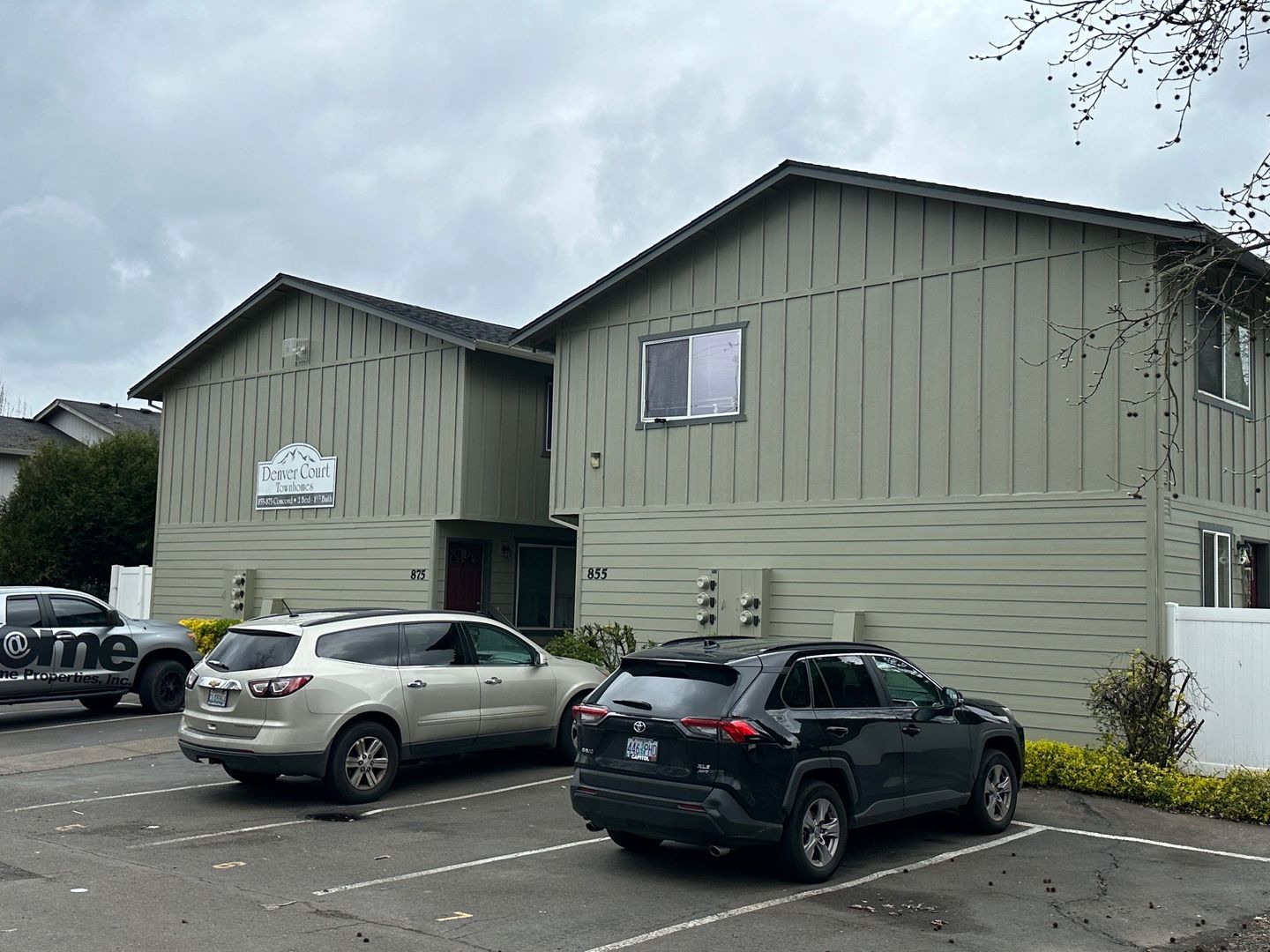 Salem Apartment: 855-875 Concord St NE