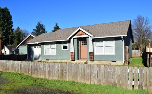 Newly Remodeled 2 Bedroom 1 Bath!