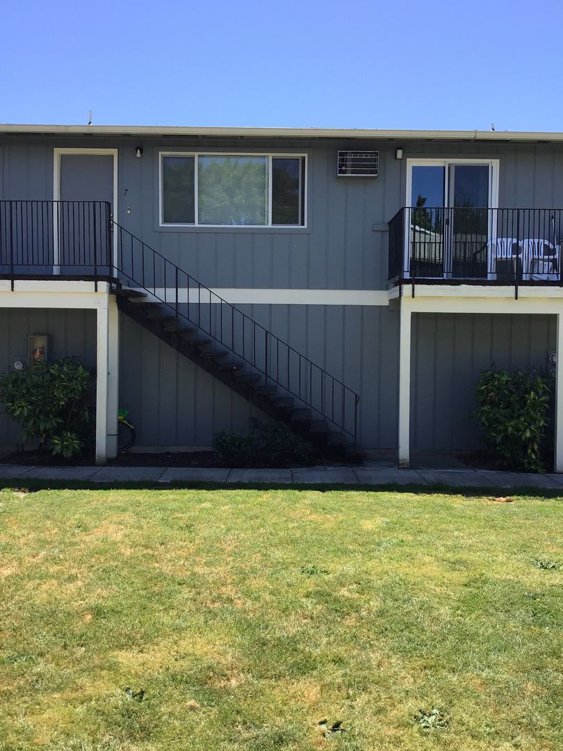 Corvallis Apartment: 1237-1267 NW 23rd St