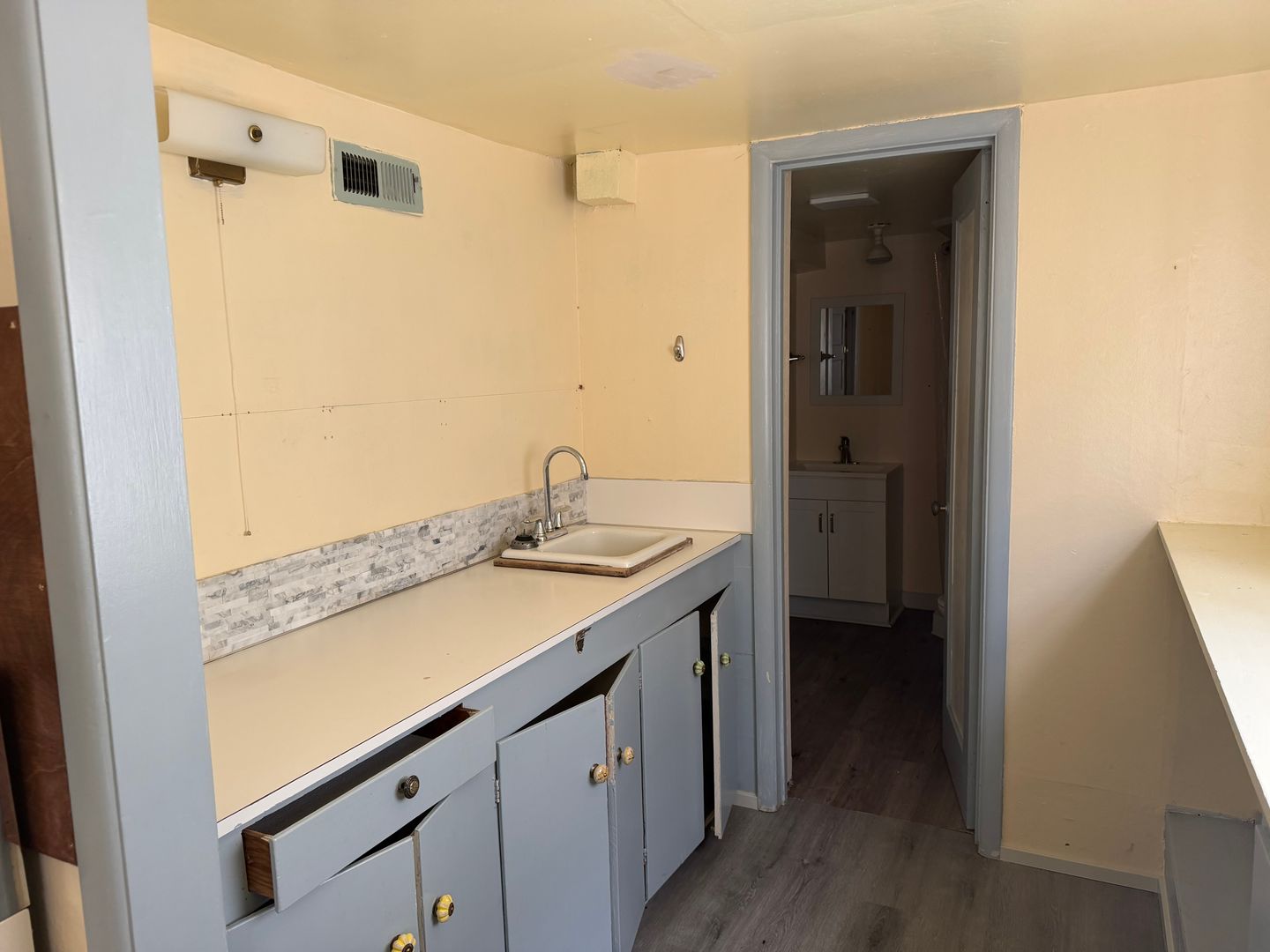 Albany Apartment: 410-418 5th Ave SW