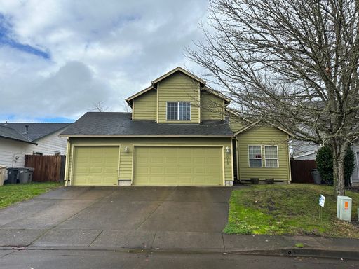 Large 4 Bedroom 2.5 bath 2 Story Home – photo 1