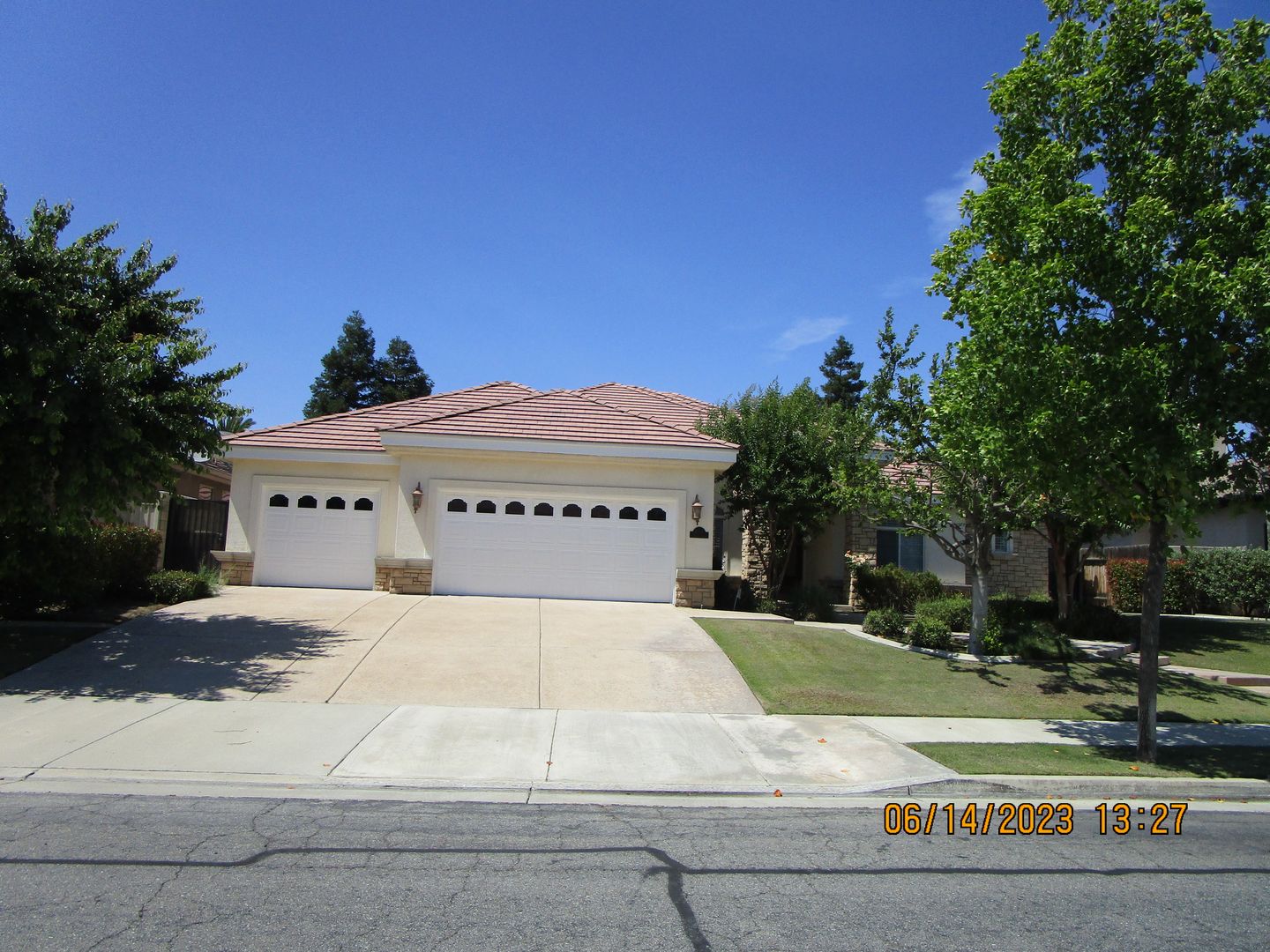 Bakersfield House: 12608 Locksley Dr