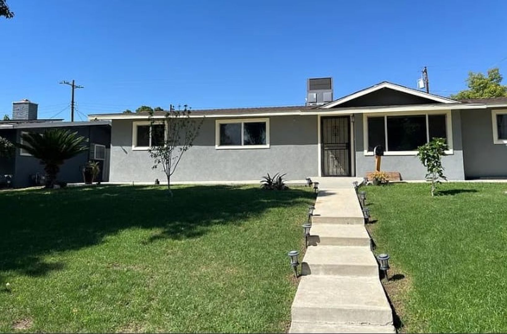 Bakersfield House: 1008 Radcliffe Ave