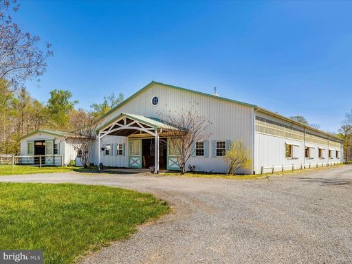 21-acre equestrian facility - Just 20 miles from DC! – photo 1