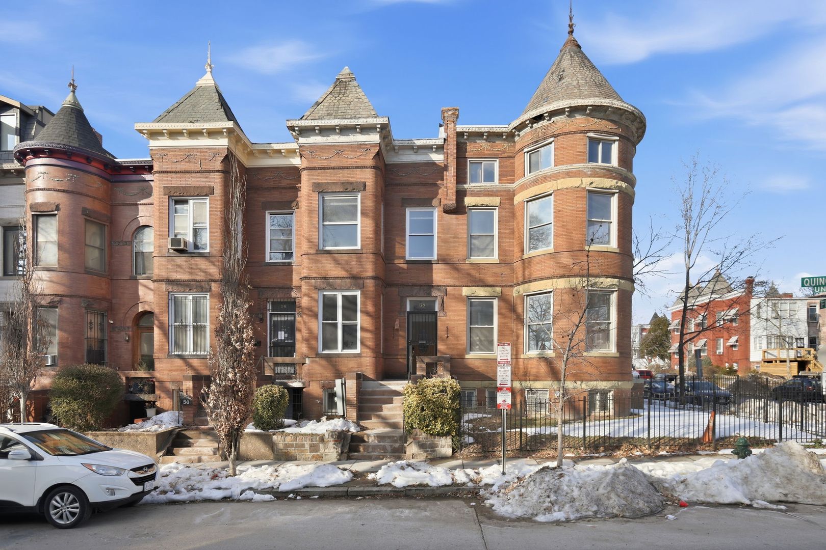 Washington Apartment: 58 Quincy Pl NE