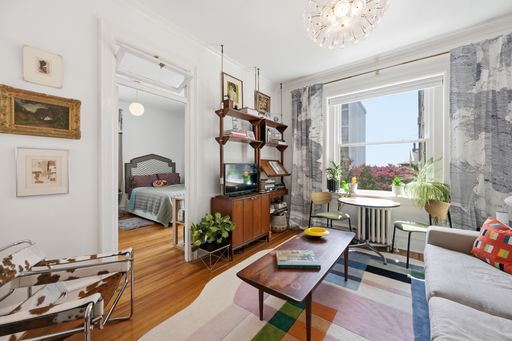 Stunning Designer-Renovated One-Bedroom in Prime Kalorama! – photo 1