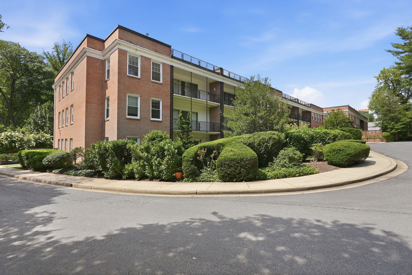 Chevy Chase House: 3535 Chevy Chase Lake Dr #307
