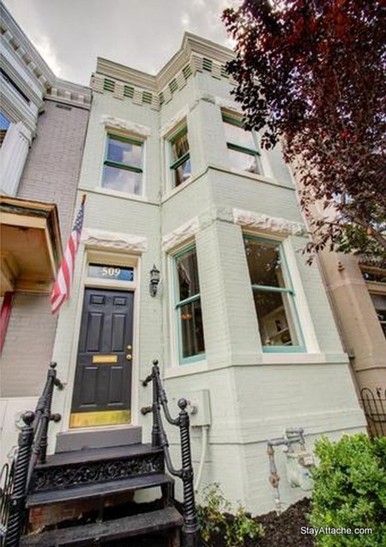 Washington House: 509 6th St NE