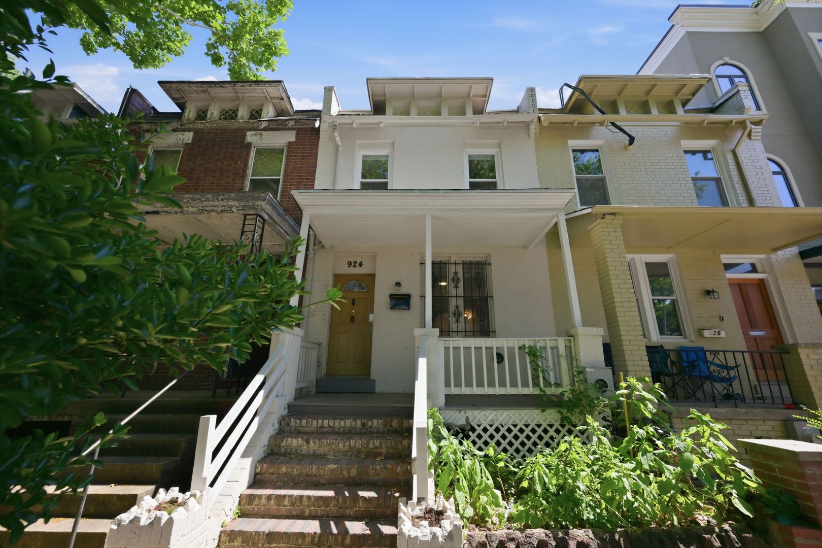 Washington House: 924 Euclid St NW