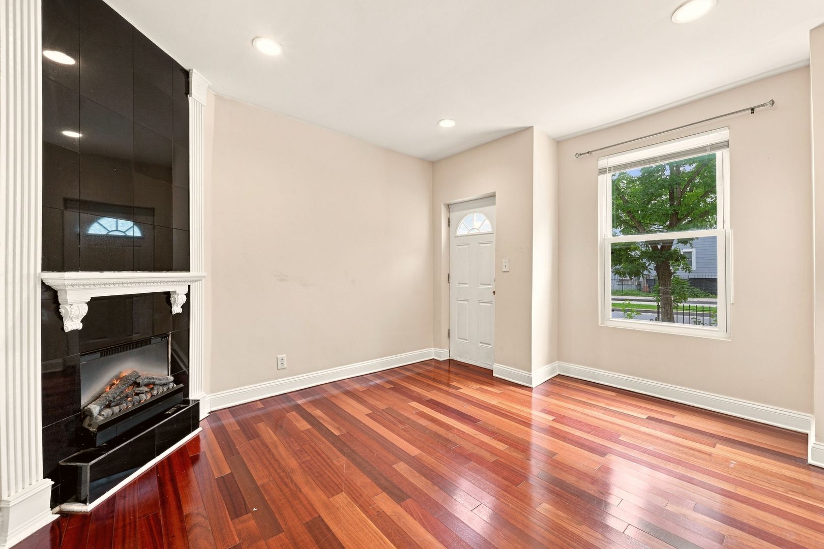 Washington Condo: 3005 Sherman Ave NW #1